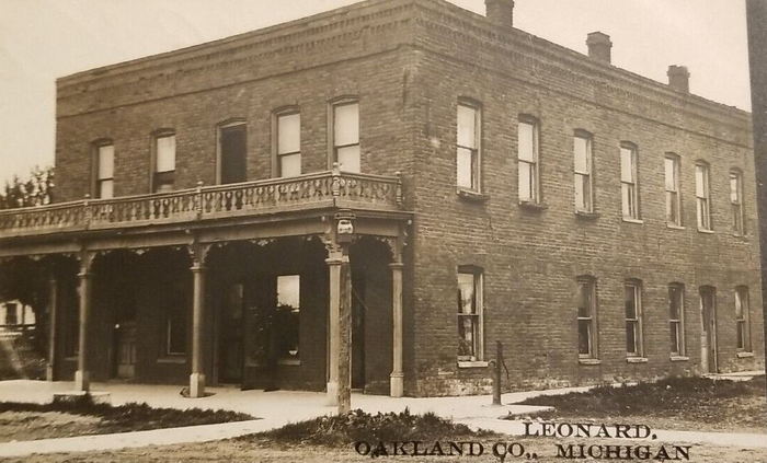 Leonard - Old Postcard (newer photo)